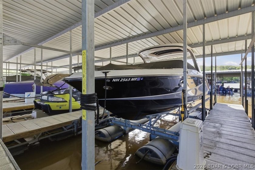 REDUCED! WOW, just WOW! 4 bedrooms, 3 full baths, a 12 x 32 boat - photo 23