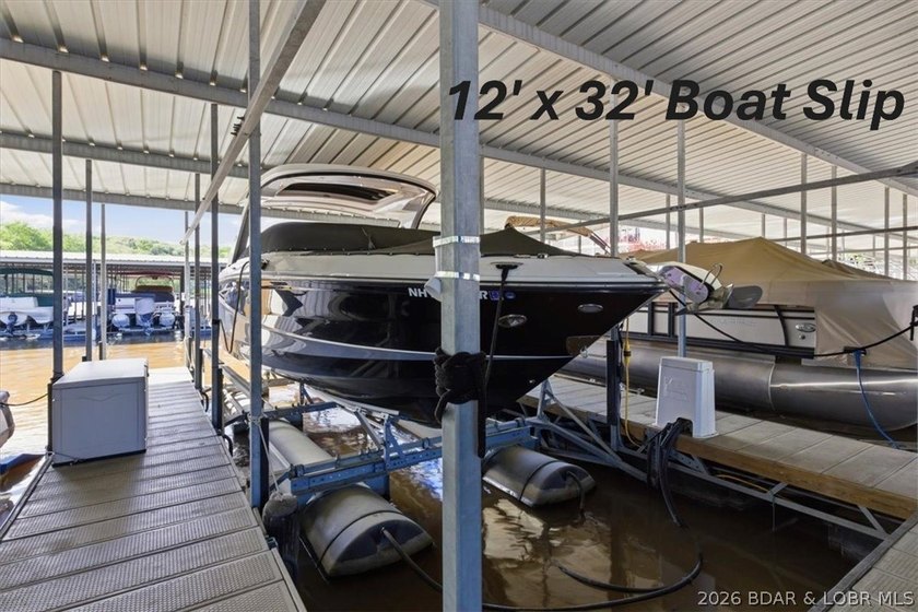 REDUCED! WOW, just WOW! 4 bedrooms, 3 full baths, a 12 x 32 boat - photo 24