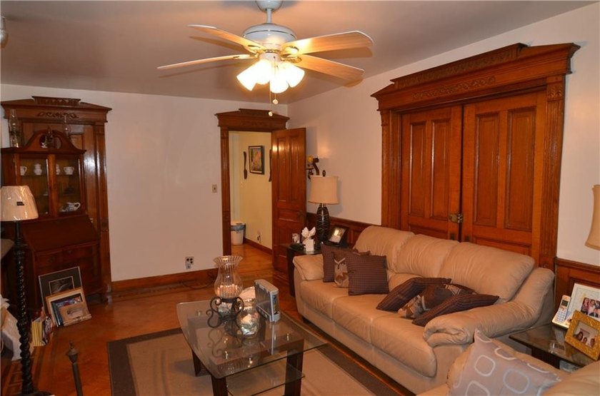 Welcome to this charming three-family brownstone, ideally - photo 27