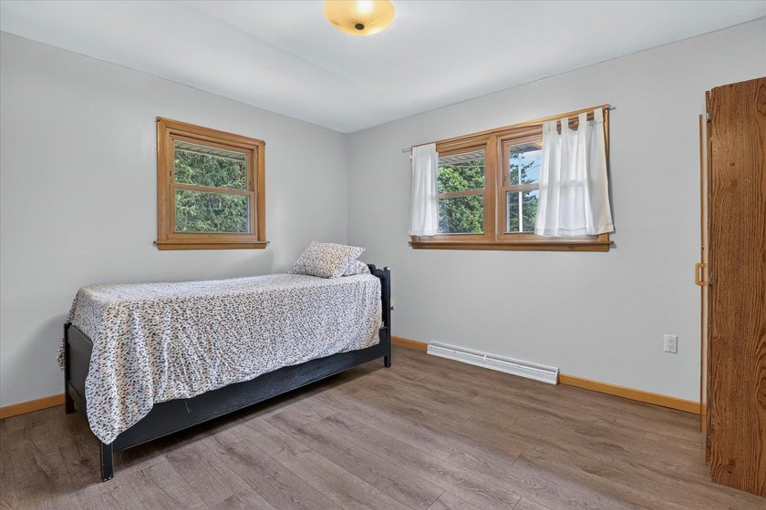 Beautifully remodeled all-brick ranch on a sprawling 2.2-acre - photo 20
