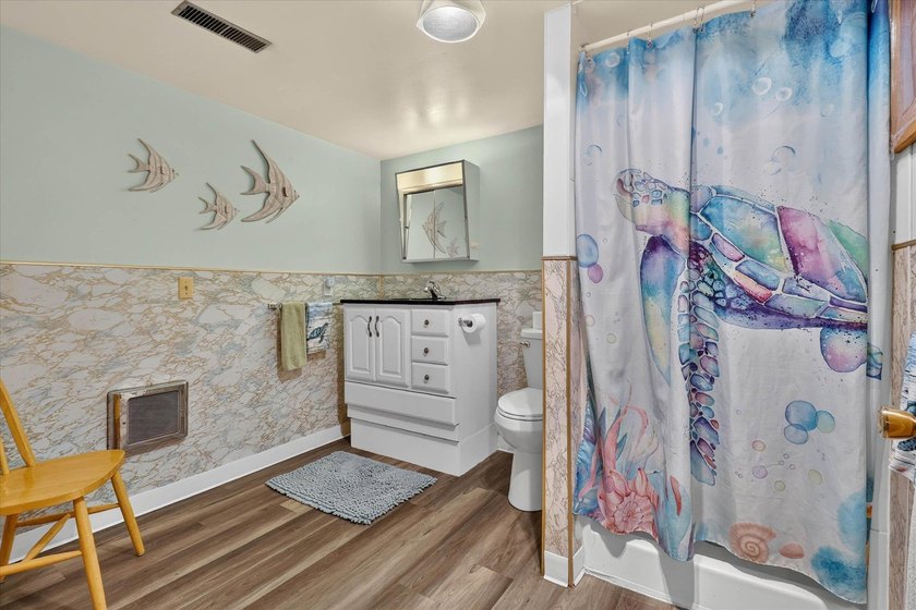 Beautifully remodeled all-brick ranch on a sprawling 2.2-acre - photo 27