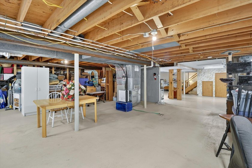Beautifully remodeled all-brick ranch on a sprawling 2.2-acre - photo 29