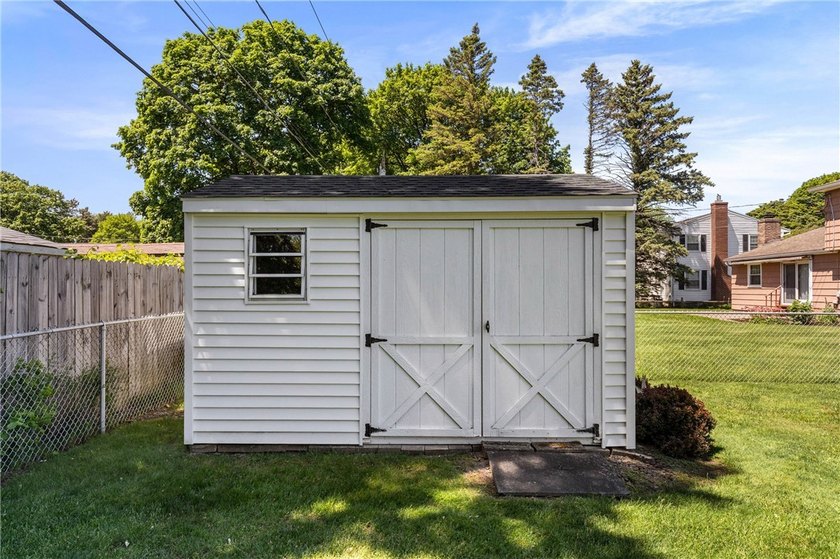 Enjoy the ease of single-level ranch living in this - photo 41