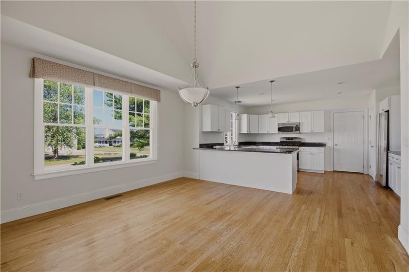 WELCOME HOME TO 189 FERRY LANDING CIRCLE. THIS RARE, CORNER UNIT - photo 16