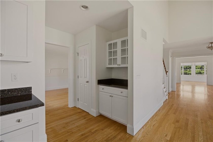 WELCOME HOME TO 189 FERRY LANDING CIRCLE. THIS RARE, CORNER UNIT - photo 18