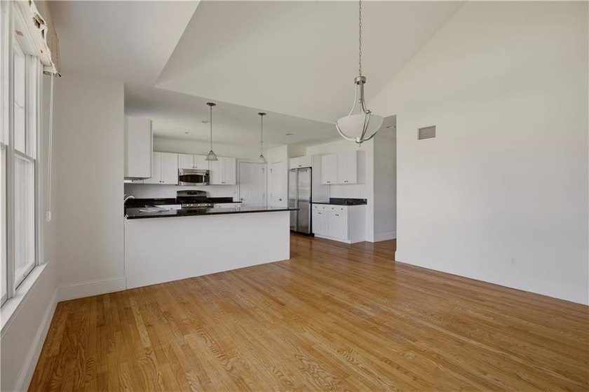 WELCOME HOME TO 189 FERRY LANDING CIRCLE. THIS RARE, CORNER UNIT - photo 19