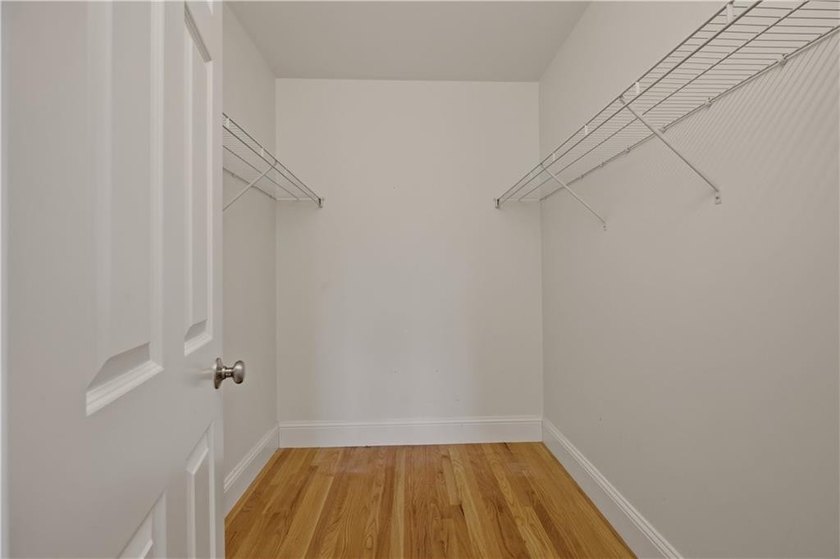 WELCOME HOME TO 189 FERRY LANDING CIRCLE. THIS RARE, CORNER UNIT - photo 26