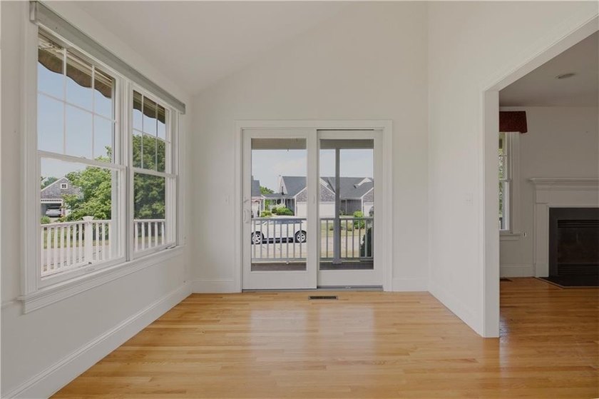 WELCOME HOME TO 189 FERRY LANDING CIRCLE. THIS RARE, CORNER UNIT - photo 32