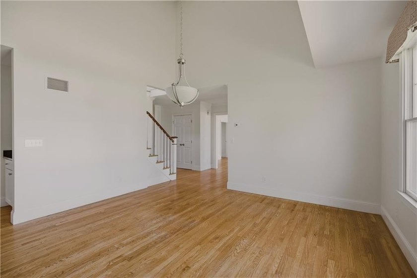WELCOME HOME TO 189 FERRY LANDING CIRCLE. THIS RARE, CORNER UNIT - photo 34