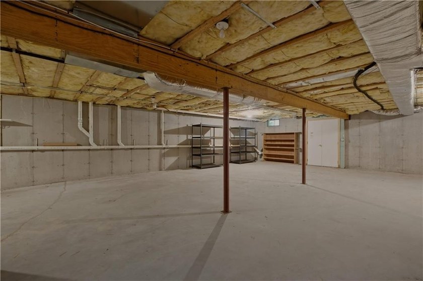 WELCOME HOME TO 189 FERRY LANDING CIRCLE. THIS RARE, CORNER UNIT - photo 42
