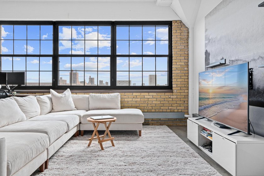 Your premier opportunity to live in The CW Lofts is available! - photo 5