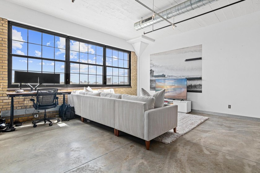 Your premier opportunity to live in The CW Lofts is available! - photo 7