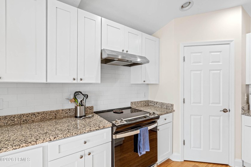 Welcome to 8 Wateree Court, a charming cottage style home - photo 14