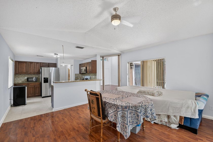 COME AND SEE THIS SPACIOUS 2 STORY HOME LOCATED IN CENTRAL - photo 21