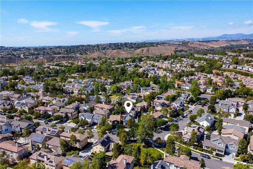 Step into this charming detached 3-bedroom, 2.5-bath home by - photo 33