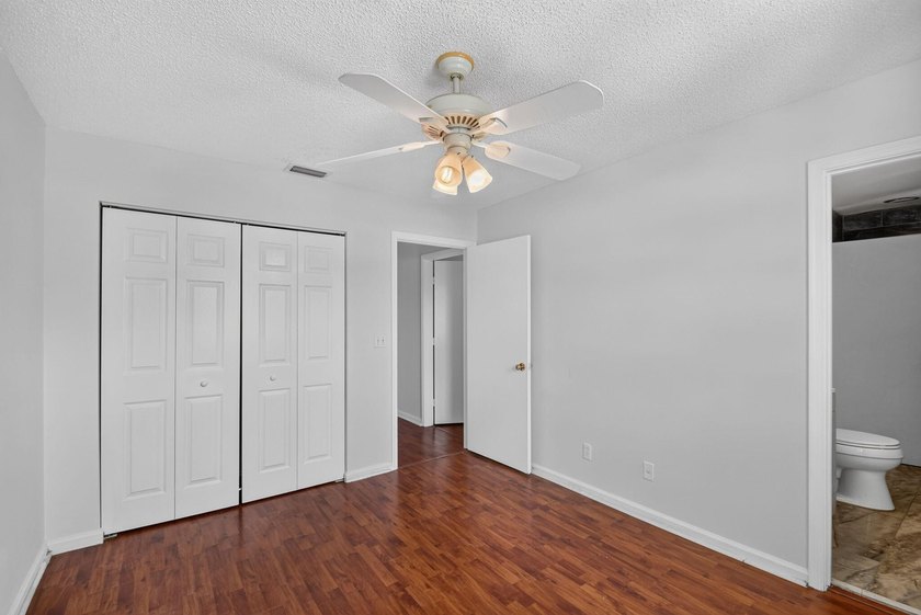 COME AND SEE THIS SPACIOUS 2 STORY HOME LOCATED IN CENTRAL - photo 33