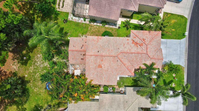 COME AND SEE THIS SPACIOUS 2 STORY HOME LOCATED IN CENTRAL - photo 49