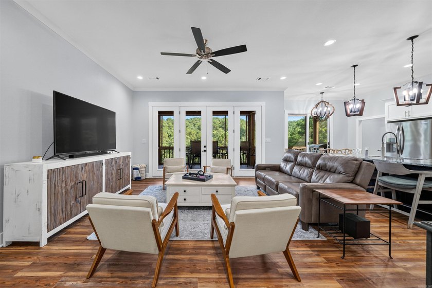 Experience luxury living on peaceful Lake Catherine in this 3 - photo 12