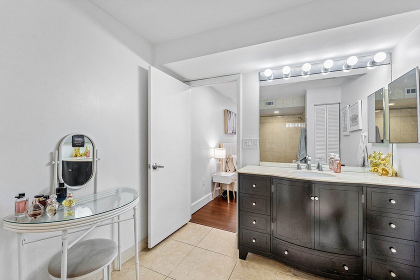 SELLER WILL PAY CONDO DUES FOR BUYER FOR REMAINDER OF 2026!!! - photo 25