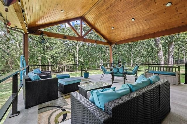 This custom-built 2022 home in Sandpoint on Lake Texoma offers - photo 33