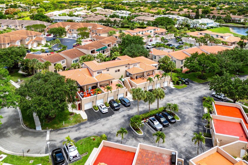 SELLER WILL PAY CONDO DUES FOR BUYER FOR REMAINDER OF 2026!!! - photo 40