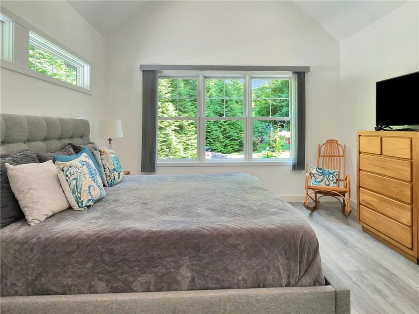 Enjoy the serenity of a South County lifestyle. High quality - photo 17