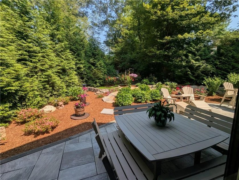 Enjoy the serenity of a South County lifestyle. High quality - photo 32