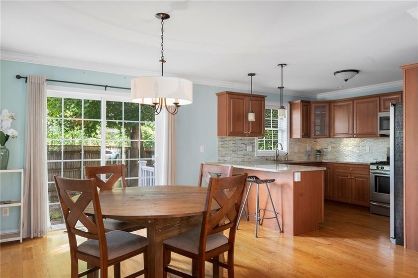 Welcome to 55 Vine Street, a beautifully maintained - photo 18