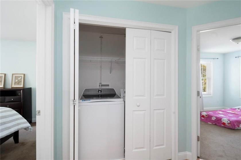 Welcome to 55 Vine Street, a beautifully maintained - photo 27