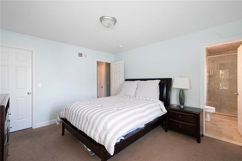 Welcome to 55 Vine Street, a beautifully maintained - photo 31