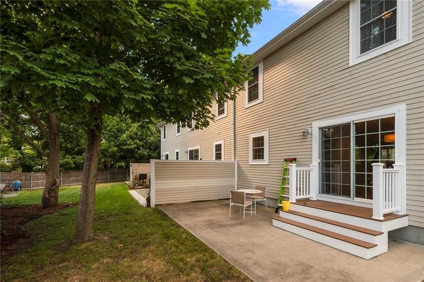 Welcome to 55 Vine Street, a beautifully maintained - photo 38