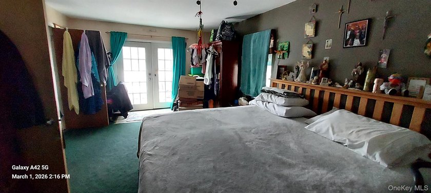 Large Property with 6 bedrooms, 4 full baths, 1 car garage, full - photo 7