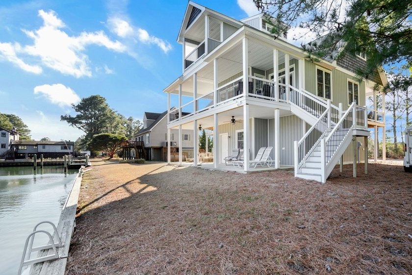 Enjoy canal-front living in Chincoteague's Oyster Bay community - photo 3