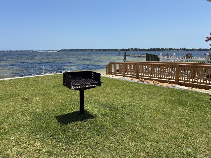 Beautifully remodeled 2-bedroom, 1 bath condo in sought after - photo 25