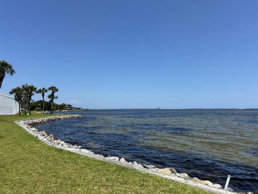 Beautifully remodeled 2-bedroom, 1 bath condo in sought after - photo 26