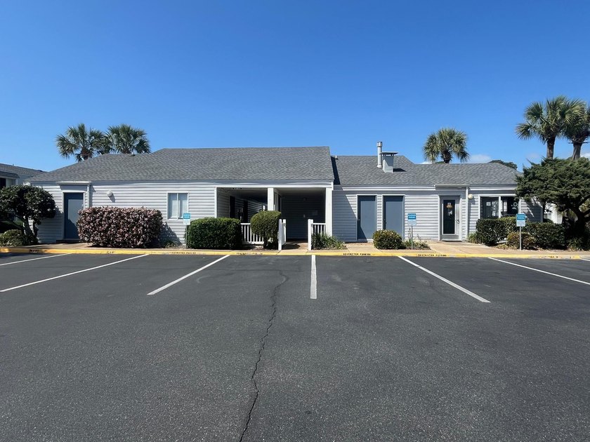 Beautifully remodeled 2-bedroom, 1 bath condo in sought after - photo 27