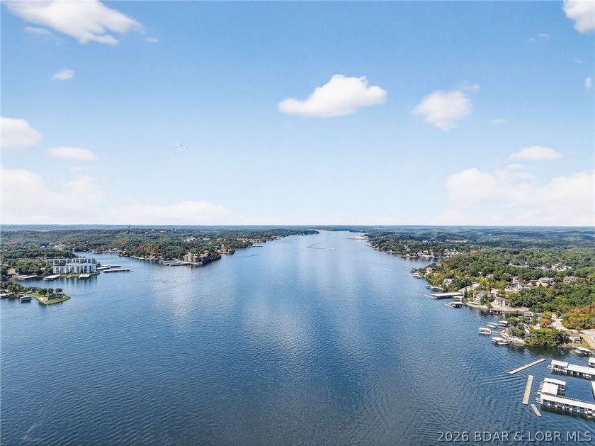 Lakefront living at its best! This 3BR/2BA, 1,400 sq ft condo in - photo 11