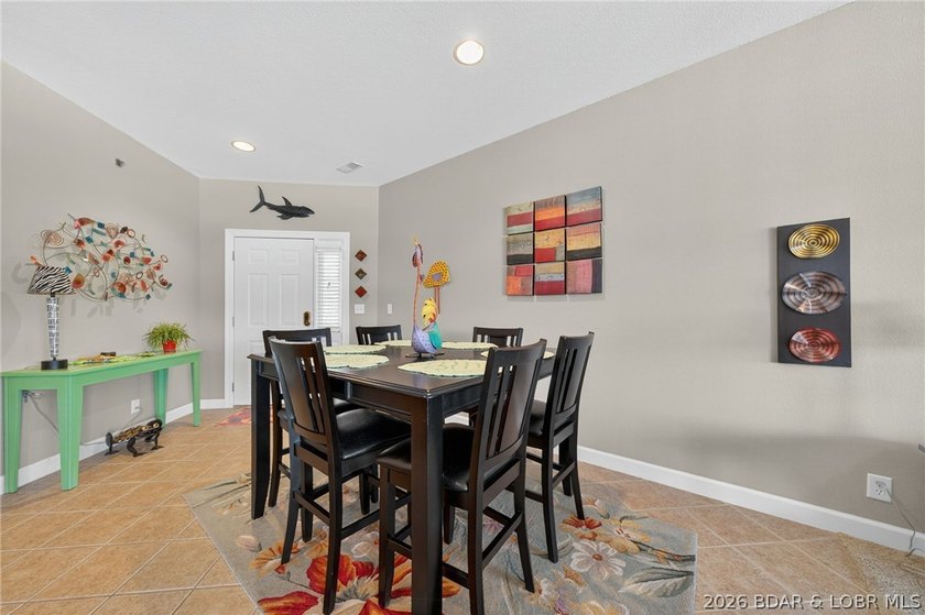Lakefront living at its best! This 3BR/2BA, 1,400 sq ft condo in - photo 18