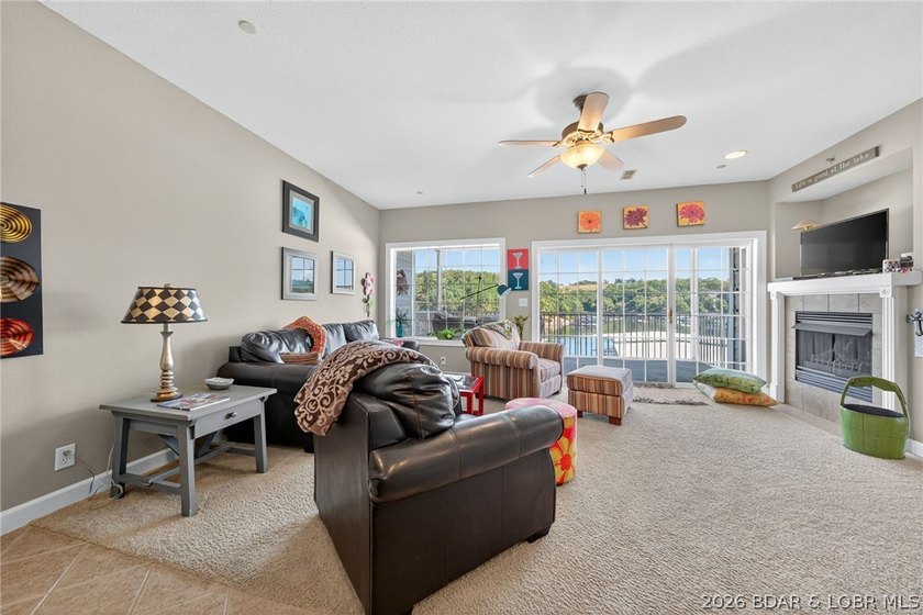 Lakefront living at its best! This 3BR/2BA, 1,400 sq ft condo in - photo 19