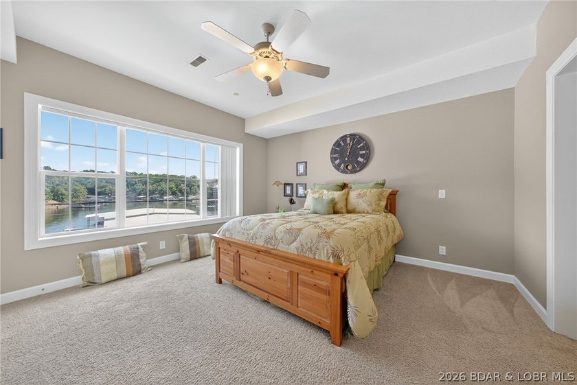 Lakefront living at its best! This 3BR/2BA, 1,400 sq ft condo in - photo 34