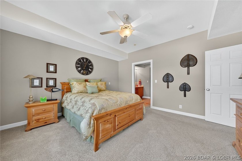 Lakefront living at its best! This 3BR/2BA, 1,400 sq ft condo in - photo 38