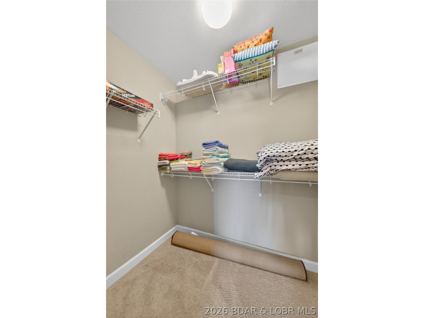 Lakefront living at its best! This 3BR/2BA, 1,400 sq ft condo in - photo 43