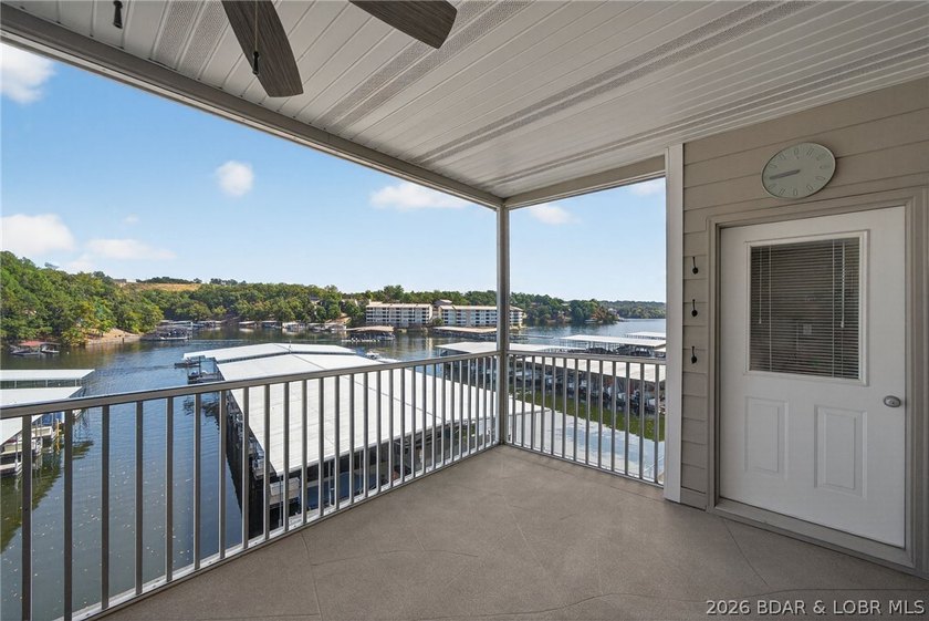 Lakefront living at its best! This 3BR/2BA, 1,400 sq ft condo in - photo 45