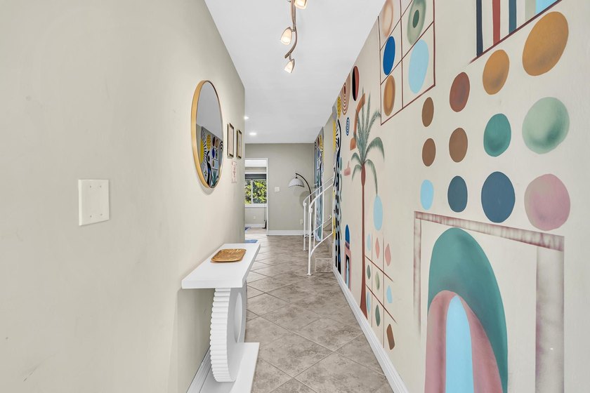 Welcome to your own tropical paradise in this E Oakland Park - photo 7