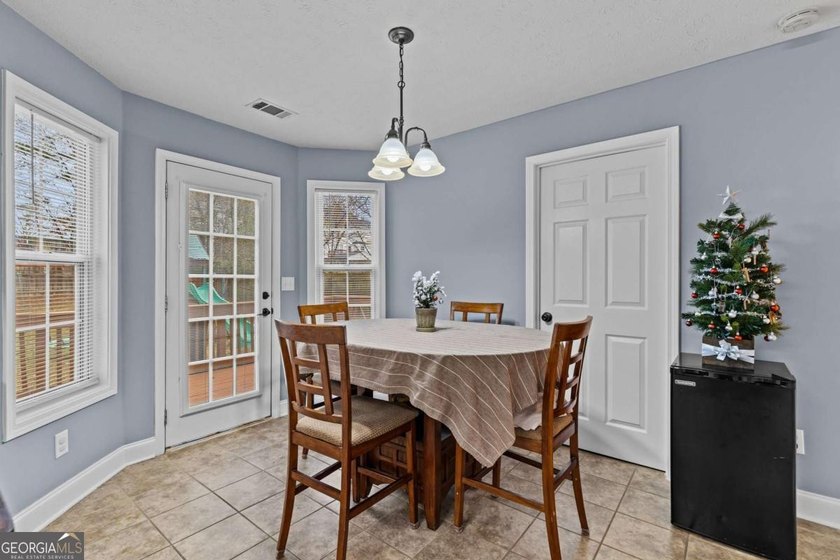 !!! PRICE IMPROVEMENT !!! Welcome to this Amazing 2-Story - photo 18
