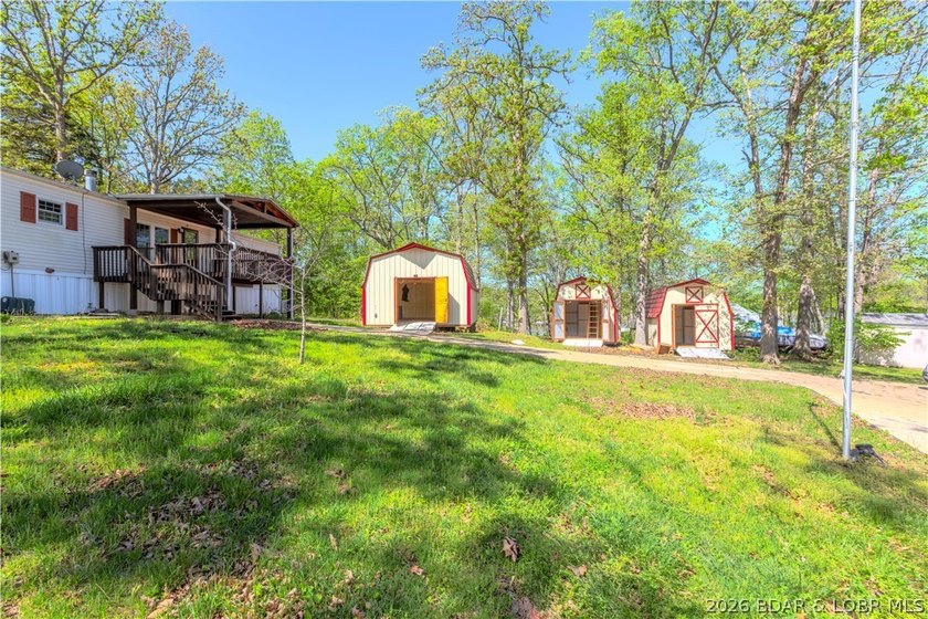 Enjoy the best of lake-area living at the 45MM, offering a - photo 19