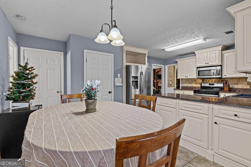 !!! PRICE IMPROVEMENT !!! Welcome to this Amazing 2-Story - photo 19