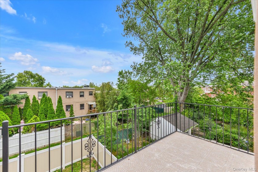 LEGAL 3 Family house located in the heart of Kew Garden Hills - photo 21