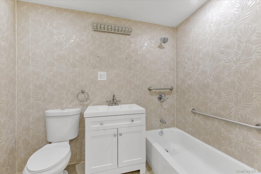 LEGAL 3 Family house located in the heart of Kew Garden Hills - photo 26