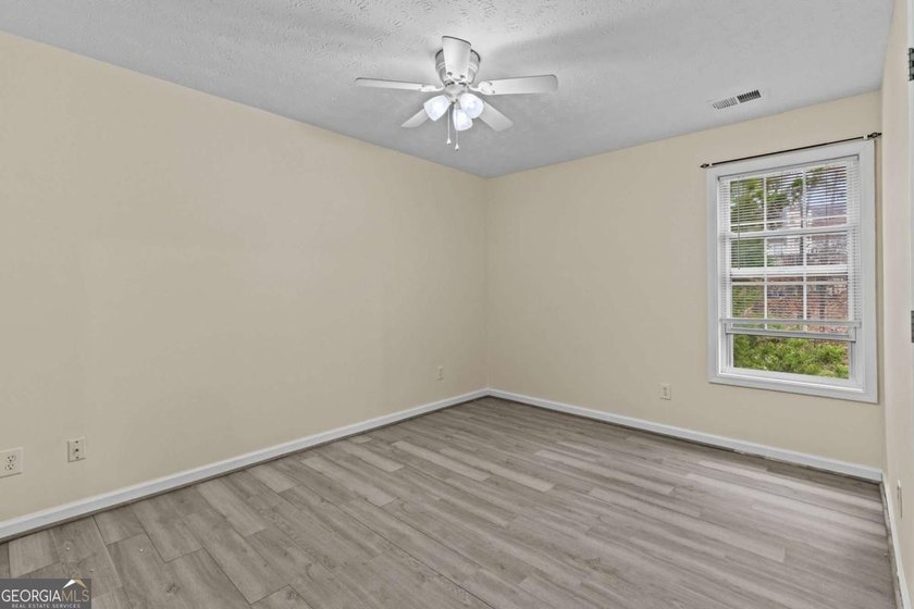 !!! PRICE IMPROVEMENT !!! Welcome to this Amazing 2-Story - photo 33